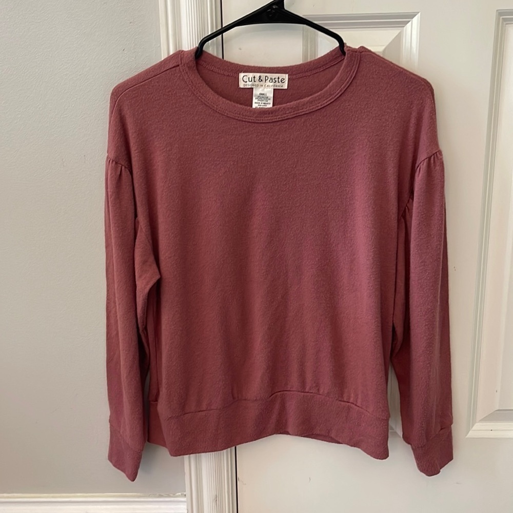 𝅺CUT and Paste sweater size S